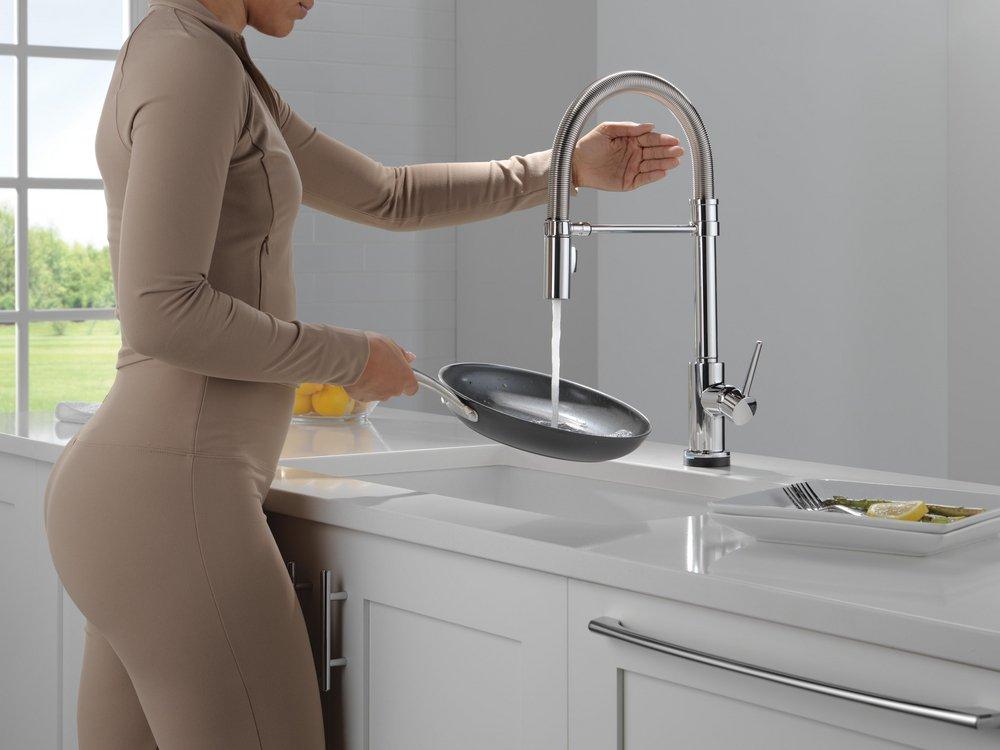 Single Handle Pull Down Kitchen Faucet with Touch Activation in Chrome 