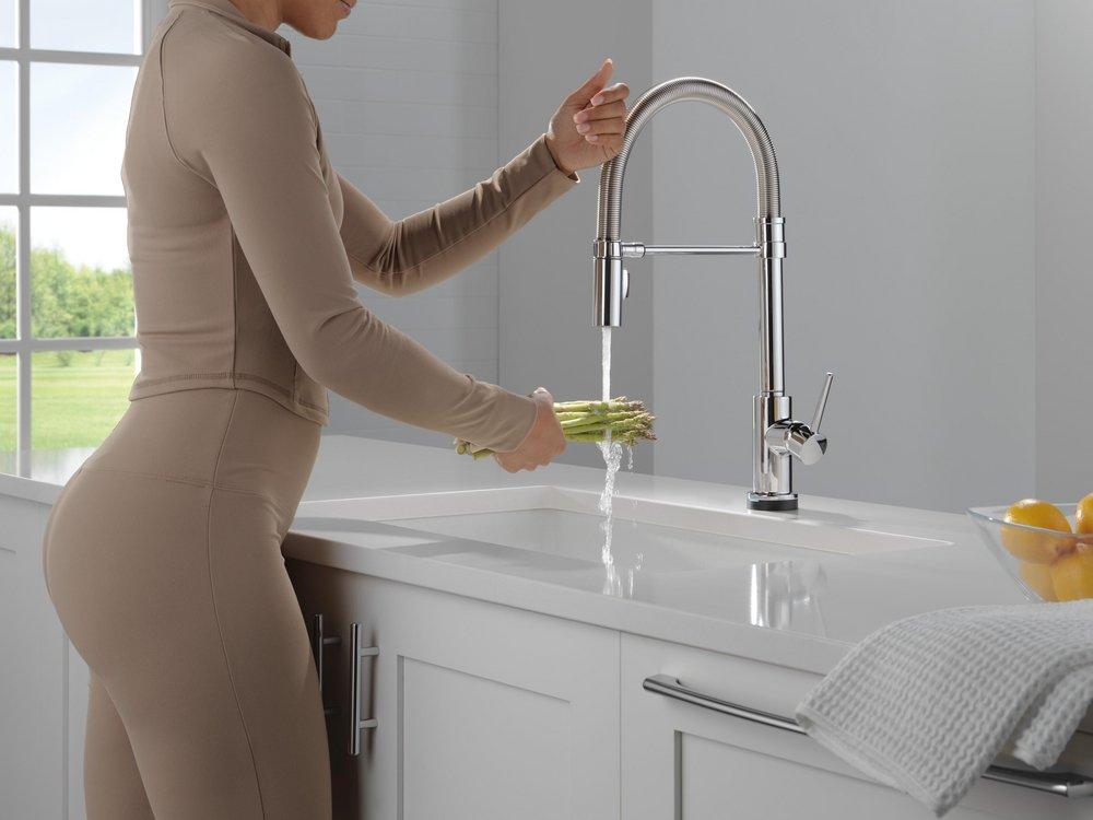 Single Handle Pull Down Kitchen Faucet with Touch Activation in Chrome 