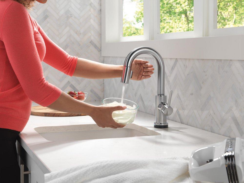 Delta Faucet Arctic Stainless Single Handle Pull Down Bar Faucet 