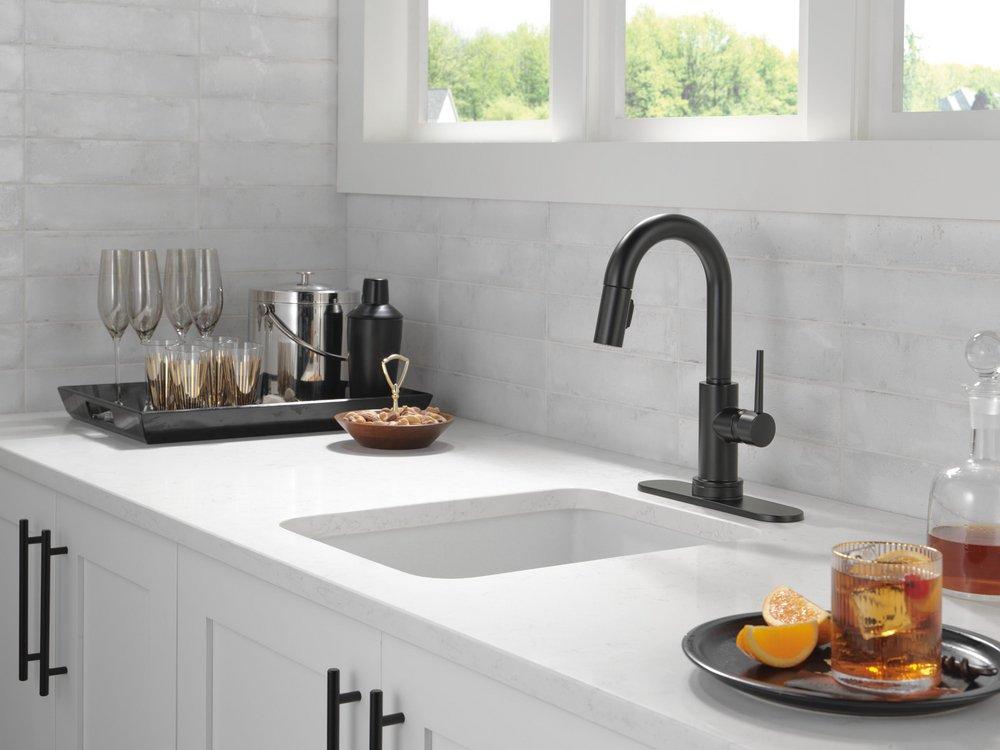 Delta Faucet Matte Black Single Handle Pull Down Bar Faucet 