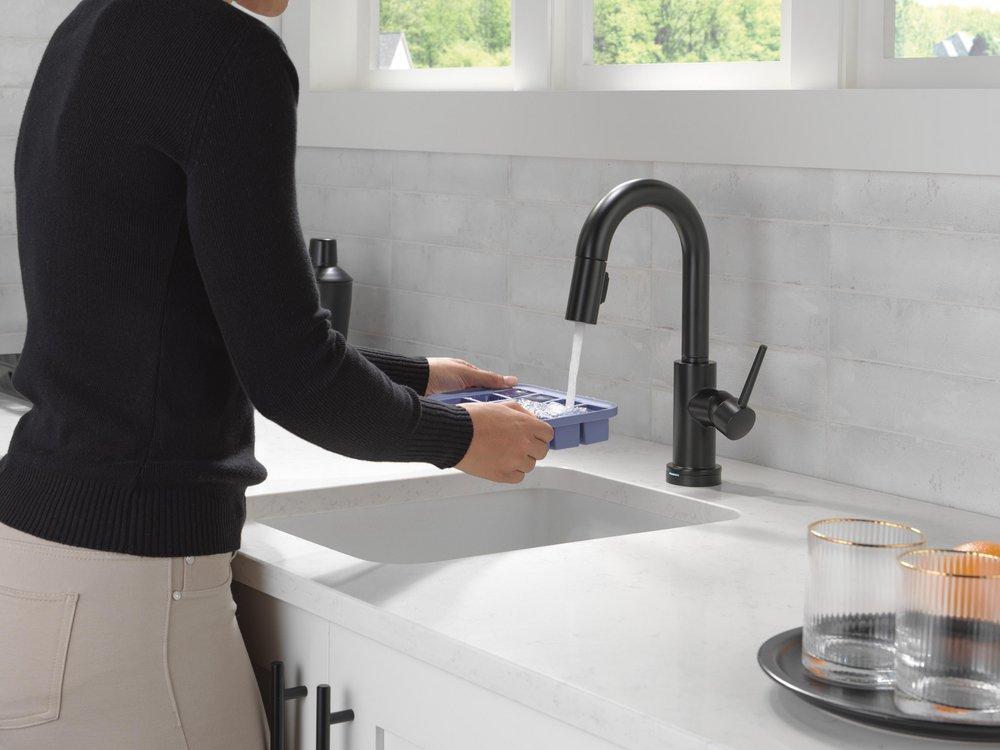Delta Faucet Matte Black Single Handle Pull Down Bar Faucet 