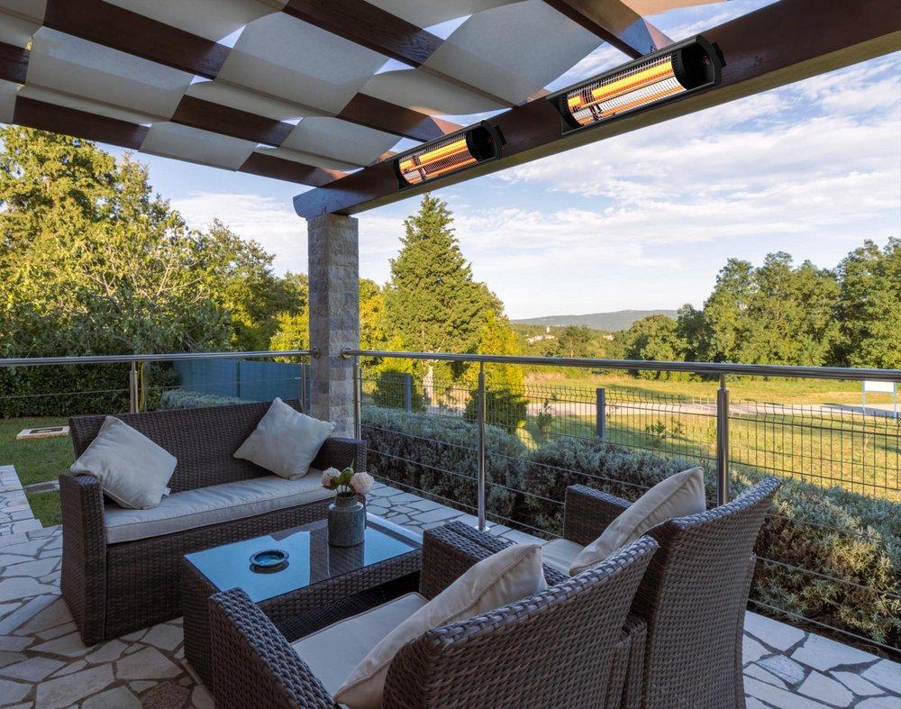 INFRA PATIO HTR W/ TRIPOD 