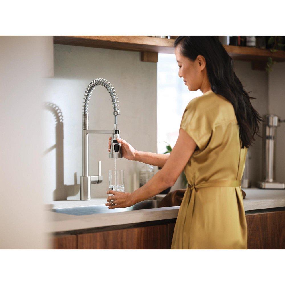 SPOT RESIST STAINLESS ONE-HANDLE HIGH ARC FILTERING PULLDOWN KITCHEN FAUCET 
