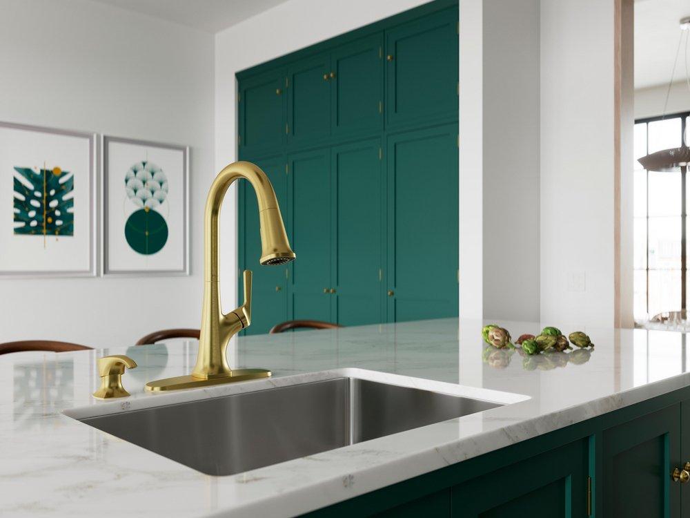 Single Handle Pull Down Kitchen Faucet in Brushed Gold 
