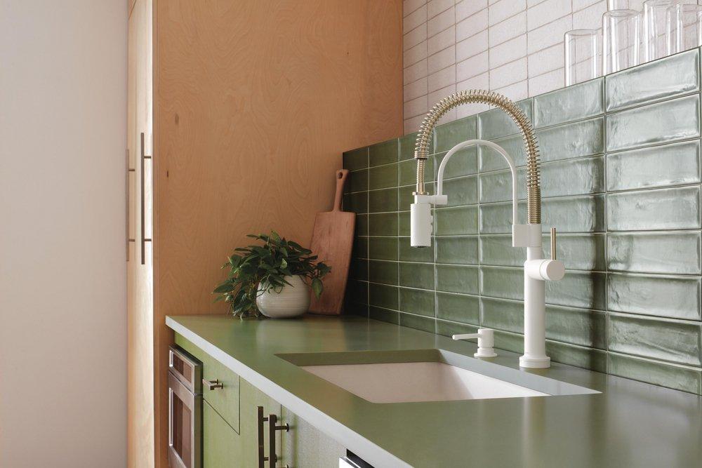 BRIZO JASON WU FOR BRIZO SMARTTOUCH SEMI-PROFESSIONAL KITCHEN FAUCET - LESS HANDLE 