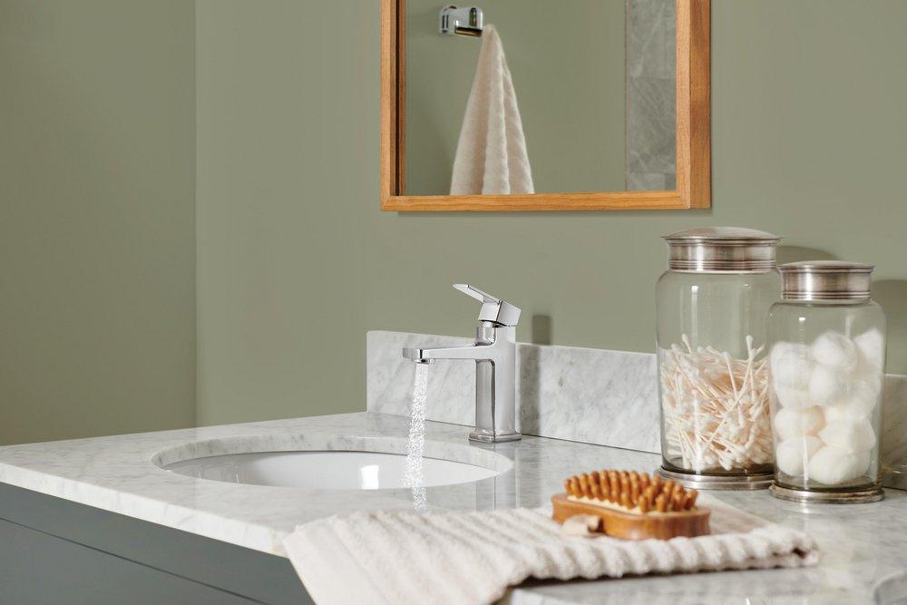 PEERLESS EZRA SINGLE TOP HANDLE LAVATORY FAUCET 