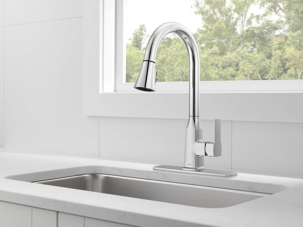 PEERLESS EZRA: SINGLE-HANDLE PULL-DOWN KITCHEN FAUCET CP 
