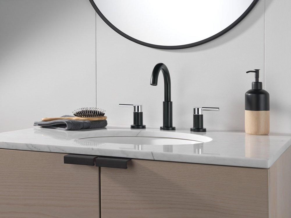 Two Handle Widespread Bathroom Sink Faucet in Matte Black/Chrome 