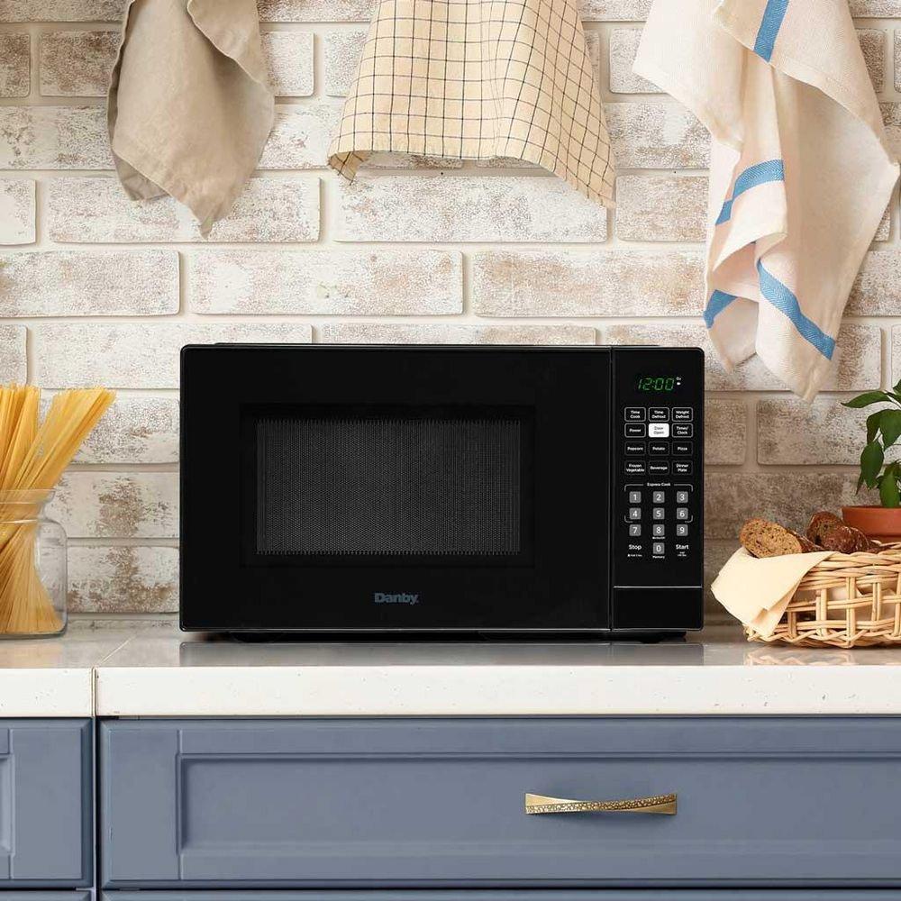 1.1 cu. ft. 900 W Countertop Microwave in Black 