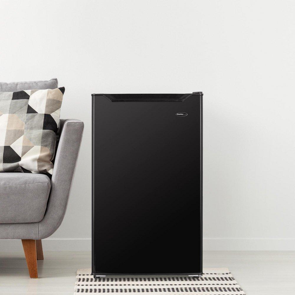 4.4 CU FT REFRIGERATOR, BLACK 