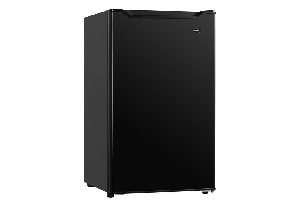 4.4 CU FT REFRIGERATOR, BLACK 