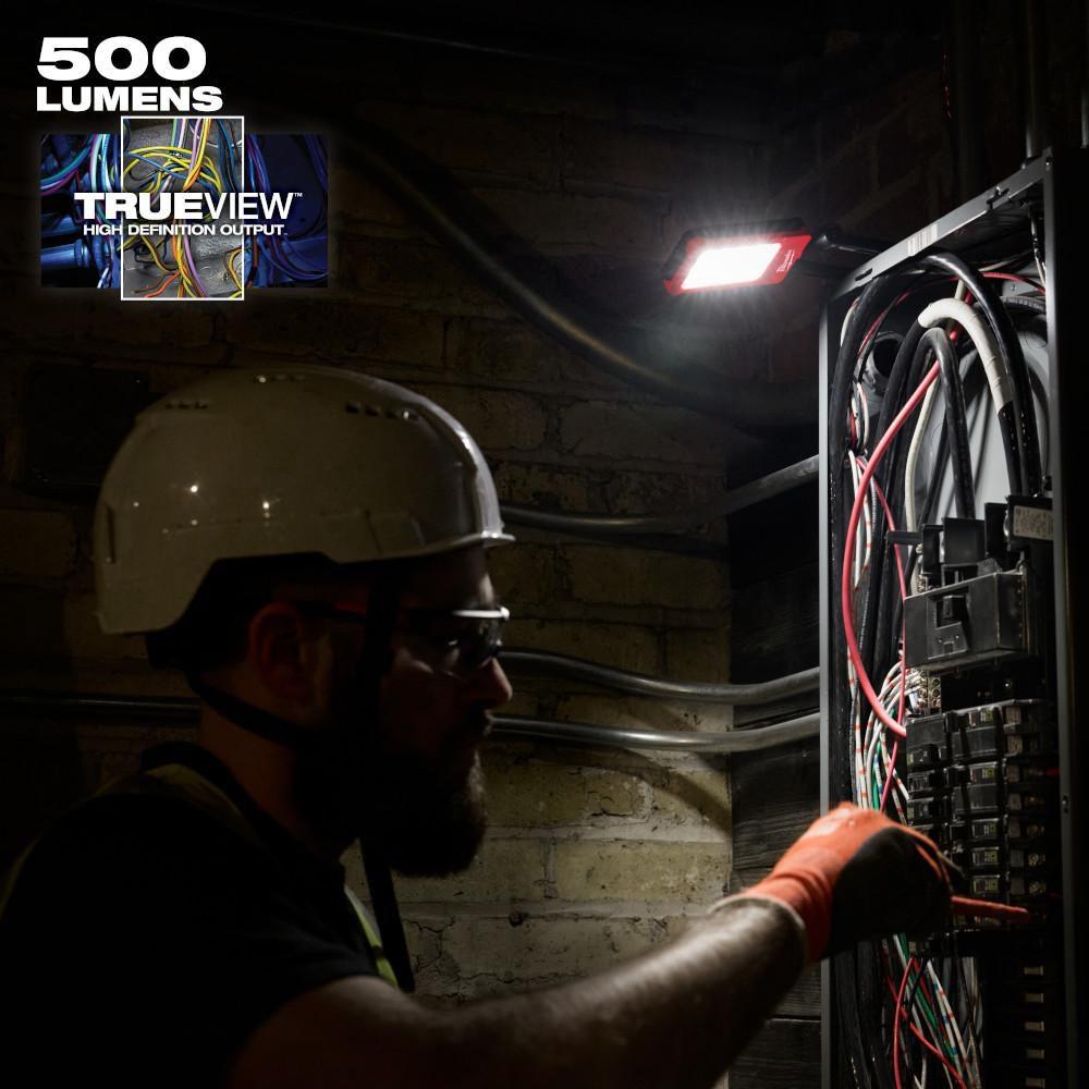 MILWAUKEE RECHARGEABLE LOW-PROFILE MAGNETIC TASK LIGHT 