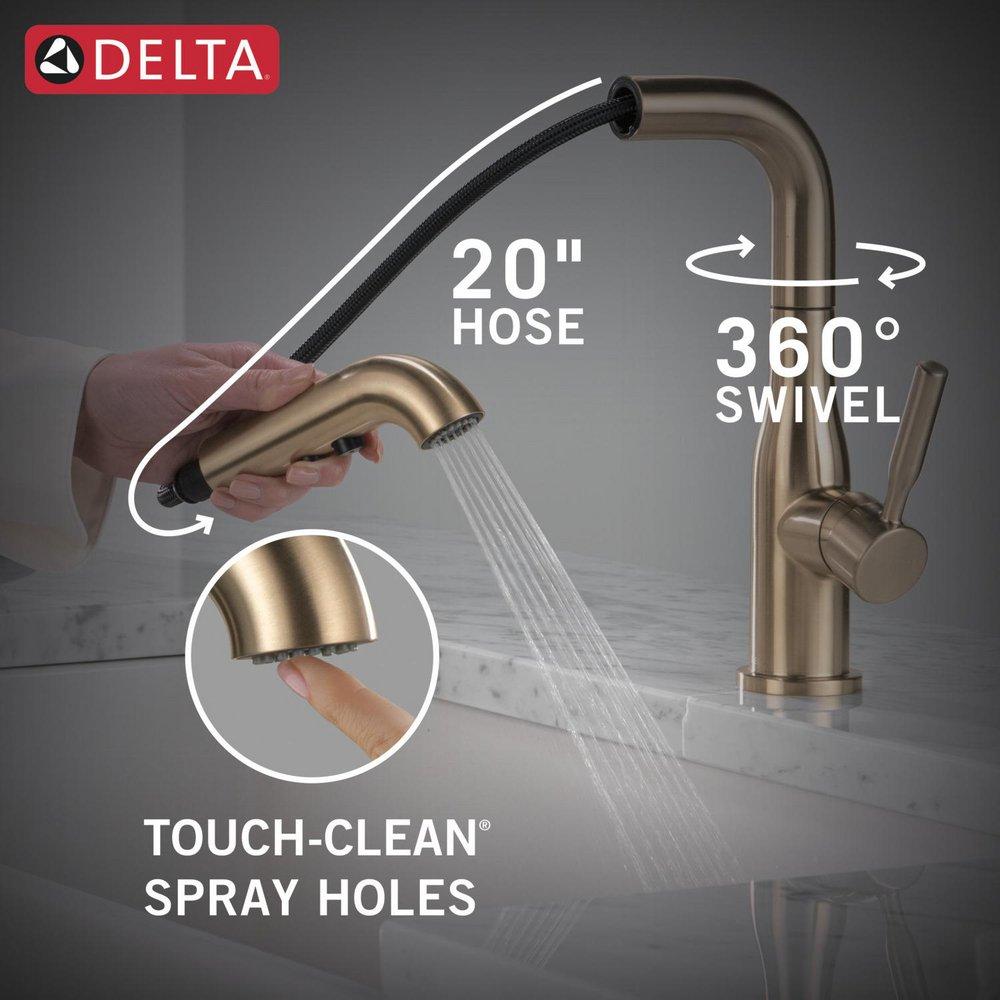 Single Handle Pull Out Kitchen Faucet in Champagne Bronze 