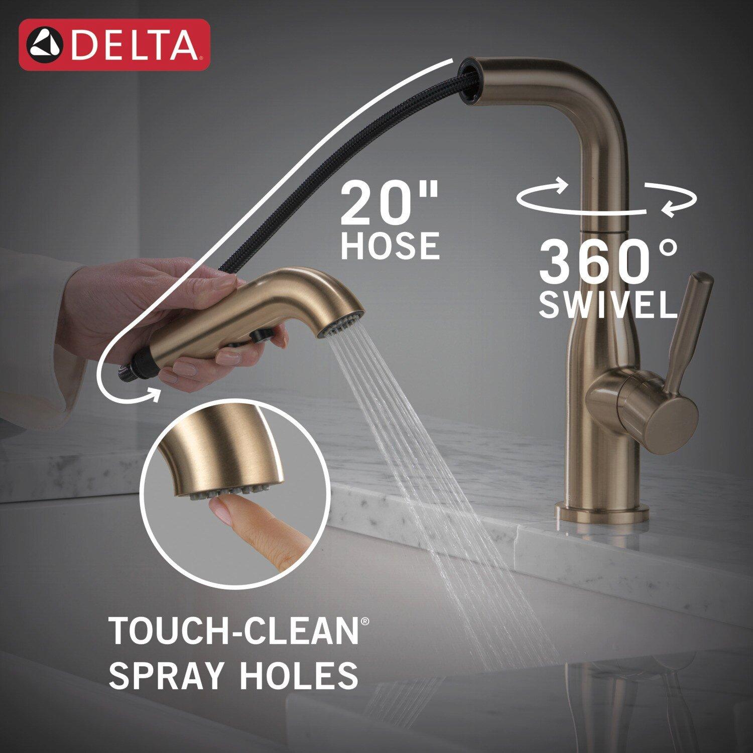 Single Handle Pull Out Kitchen Faucet in Champagne Bronze 