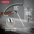 Single Handle Pull Out Kitchen Faucet in Chrome 