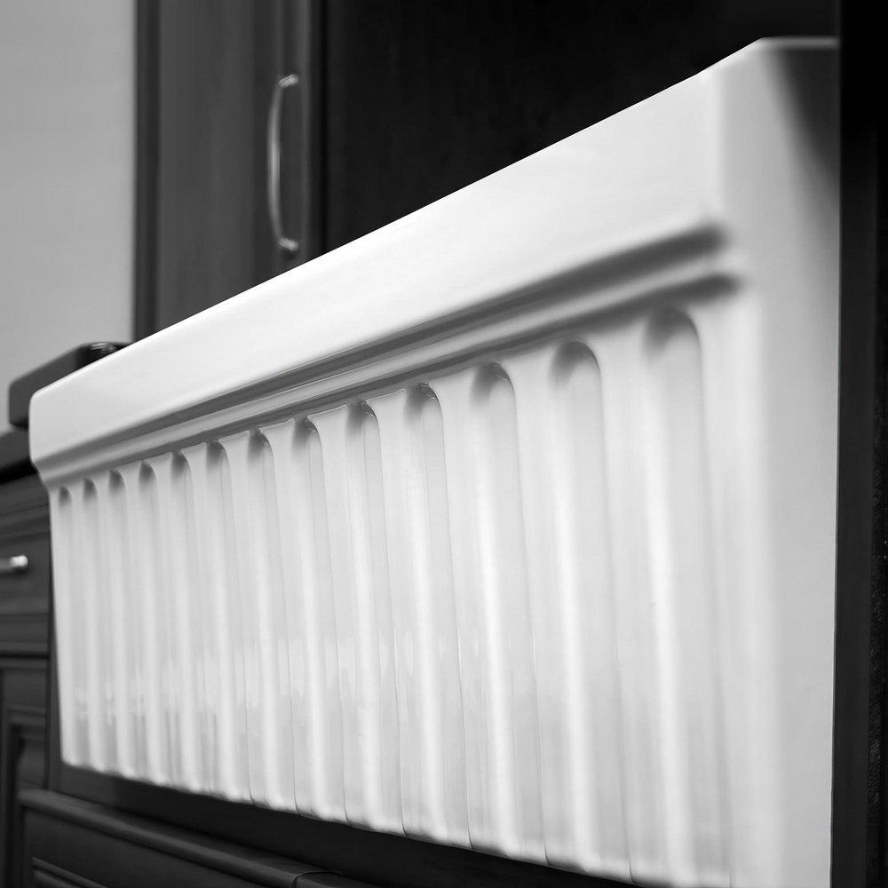 30 in. Farmhouse Fireclay Single Bowl Kitchen Sink in White 