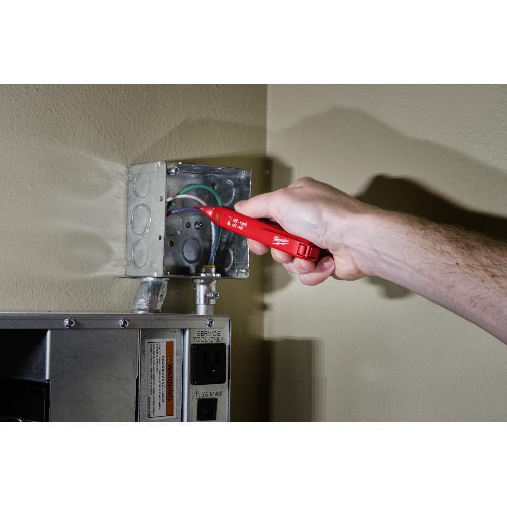Dual Range Voltage Detector 
