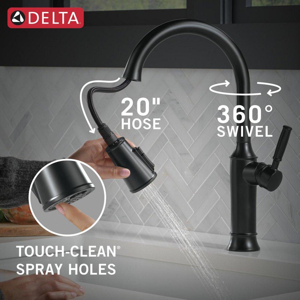 Single Handle Pull Down Kitchen Faucet in Matte Black 
