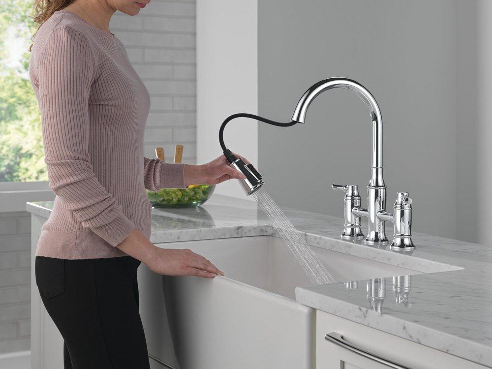DELTA RENALDI TWO HANDLE PULL-DOWN BRIDGE KITCHEN FAUCET 