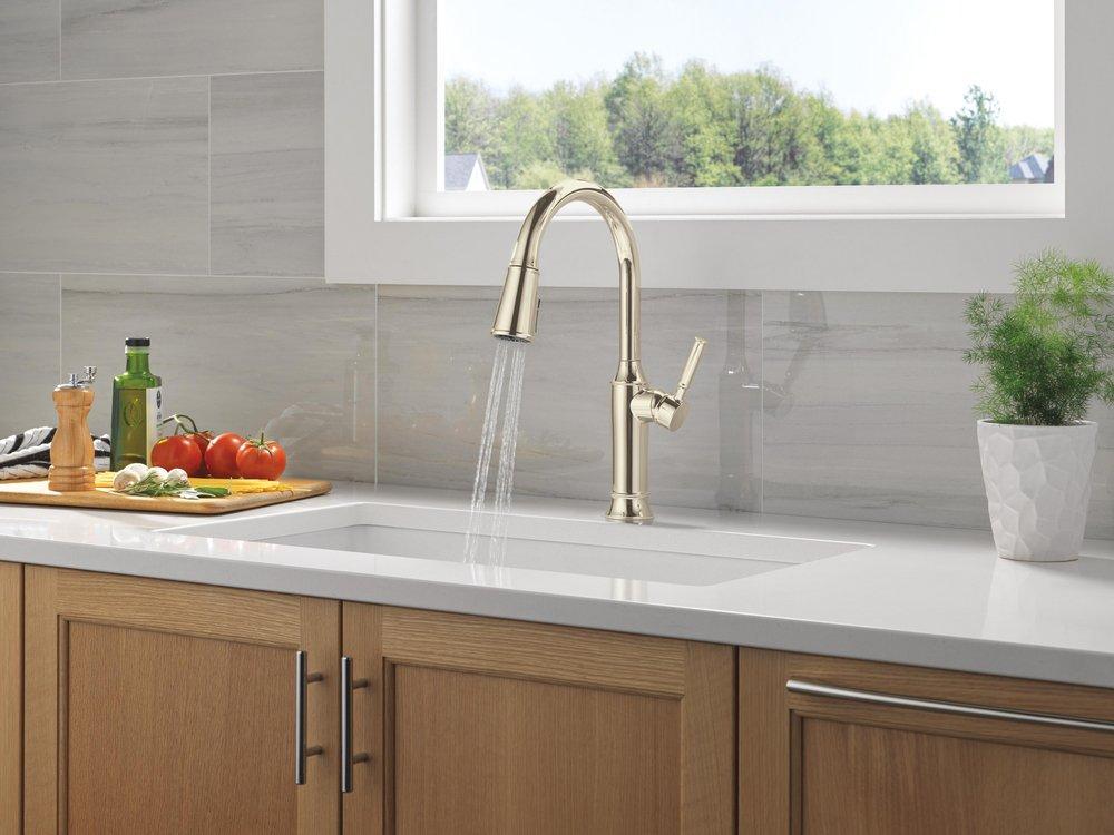 DELTA RENALDI SINGLE HANDLE PULL-DOWN KITCHEN FAUCET 