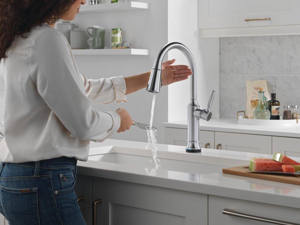 Single Handle Pull Down Touchless Kitchen Faucet in Arctic Stainless 