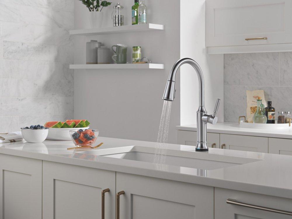 Single Handle Pull Down Touchless Kitchen Faucet in Arctic Stainless 