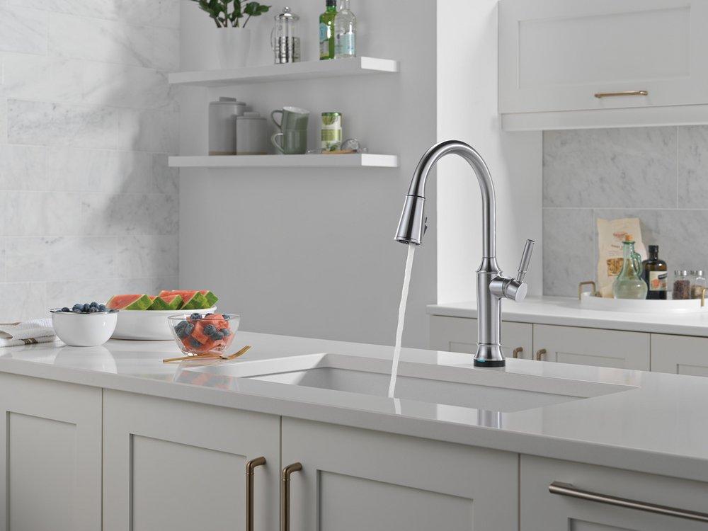 Single Handle Pull Down Touchless Kitchen Faucet in Arctic Stainless 