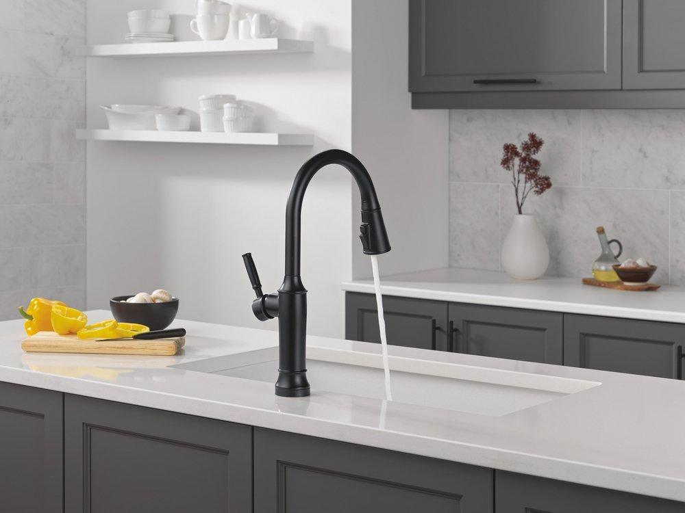 Single Handle Pull Down Touchless Kitchen Faucet in Matte Black 