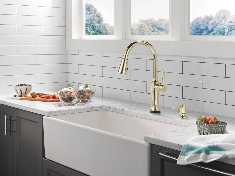 DELTA RENALDI TOUCH2O KITCHEN FAUCET WITH TOUCHLESS TECHNOLOGY 
