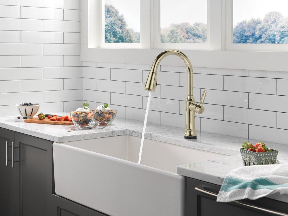 Single Handle Pull Down Touchless Kitchen Faucet in Arctic Stainless 