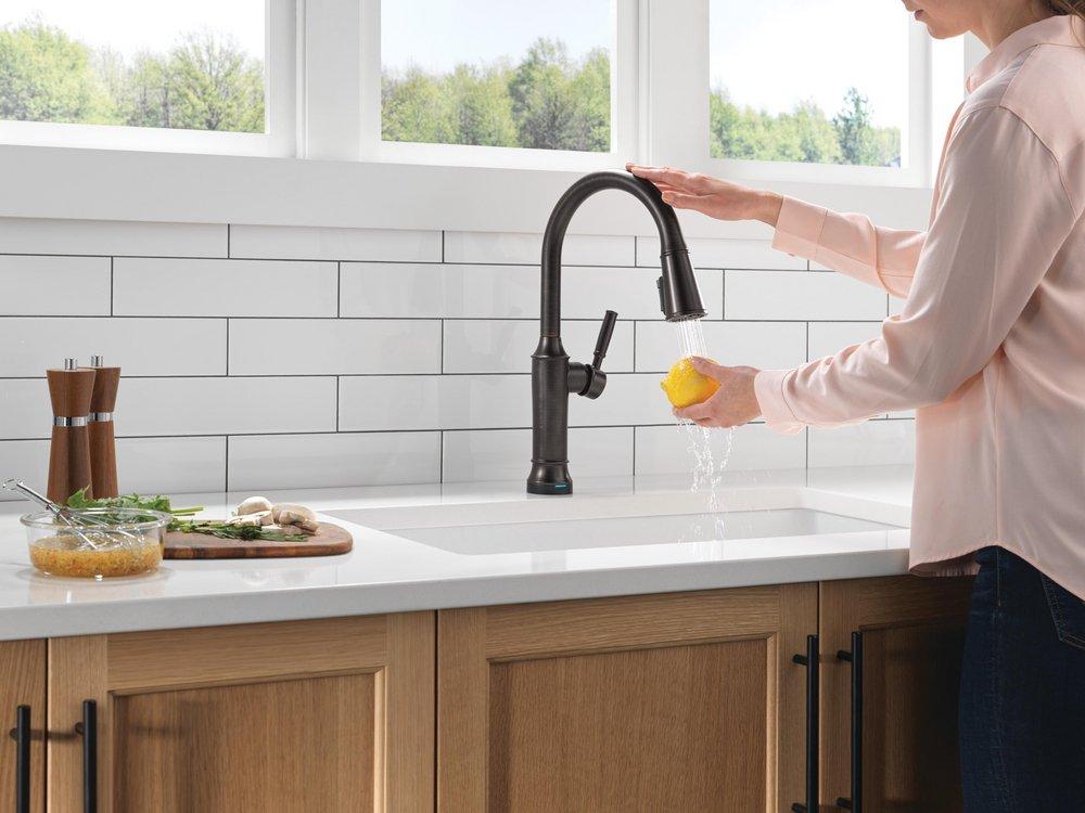 Single Handle Pull Down Touchless Kitchen Faucet in Venetian Bronze 