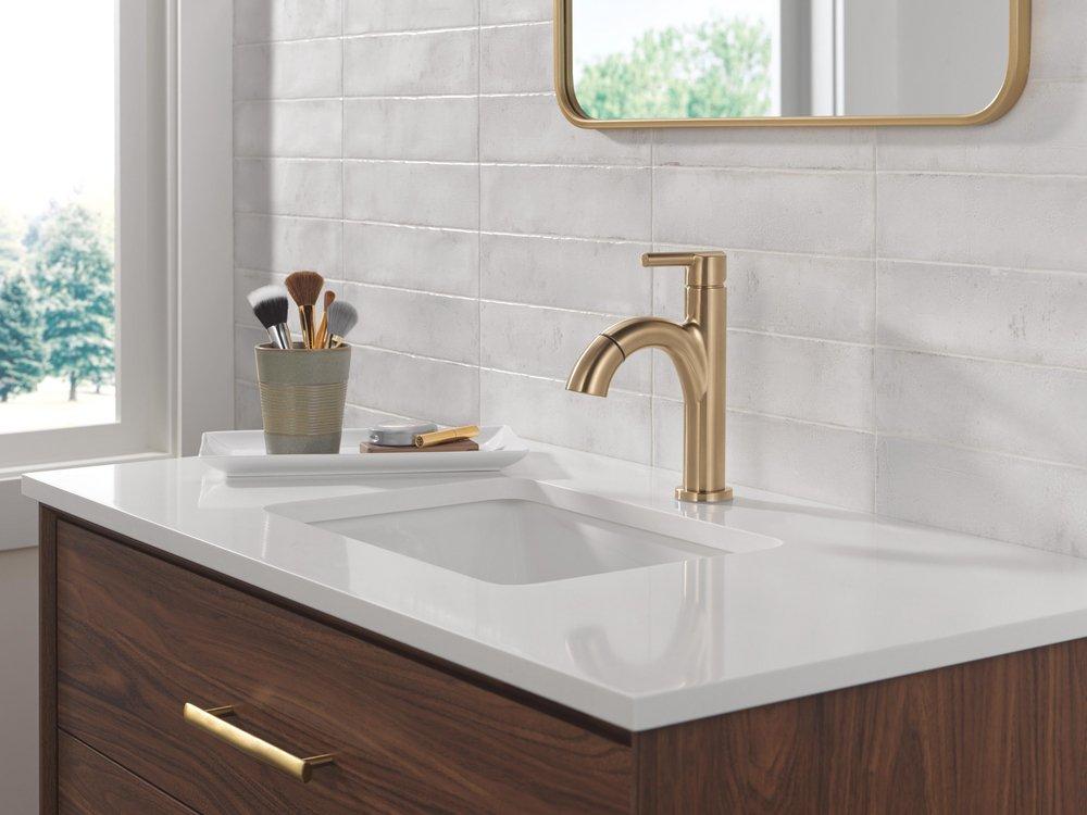 DELTA NICOLI SINGLE HANDLE PULL-DOWN BATHROOM FAUCET 