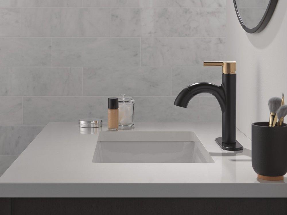 DELTA NICOLI SINGLE HANDLE PULL-DOWN BATHROOM FAUCET 