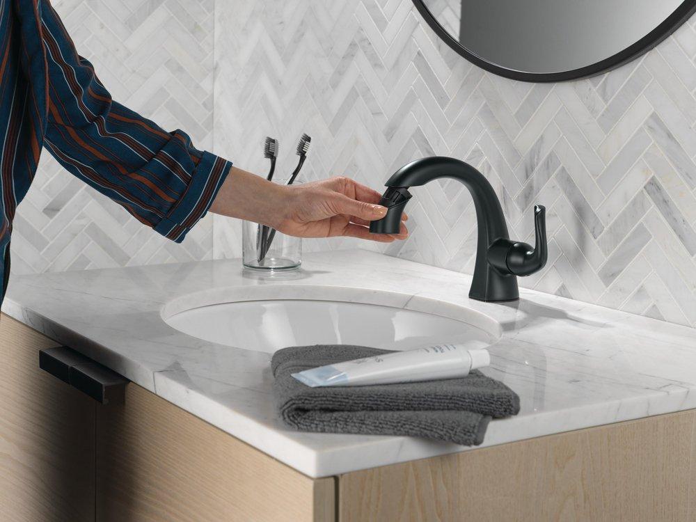 DELTA ARVO SINGLE HANDLE PULL-DOWN BATHROOM FAUCET 