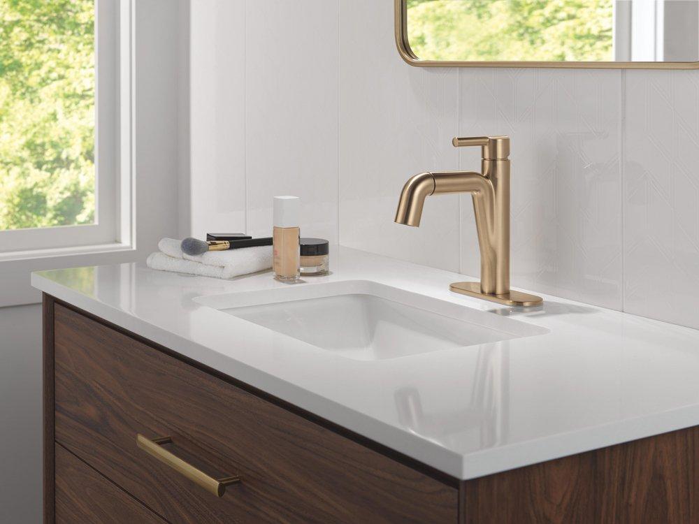 DELTA NICOLI SINGLE HANDLE PULL-DOWN BATHROOM FAUCET 