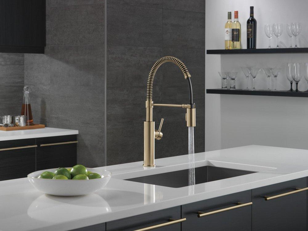 Single Handle Pull Down Kitchen Faucet in Champagne Bronze 