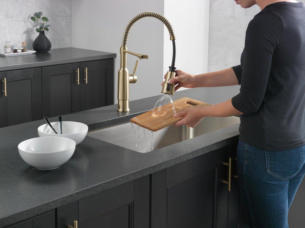 Single Handle Pull Down Kitchen Faucet in Champagne Bronze 