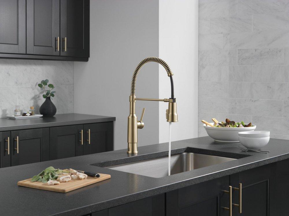 Single Handle Pull Down Kitchen Faucet in Champagne Bronze 