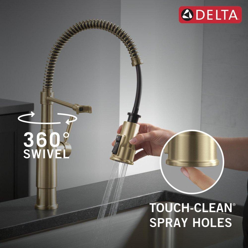 Single Handle Pull Down Kitchen Faucet in Champagne Bronze 