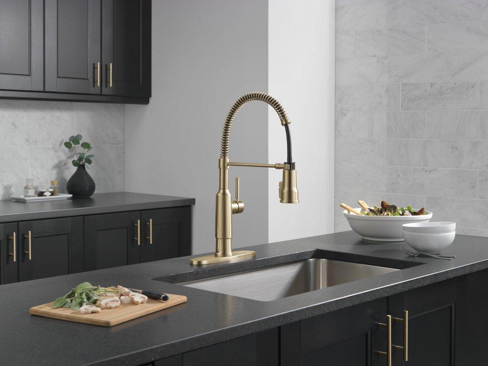 Single Handle Pull Down Kitchen Faucet in Champagne Bronze 