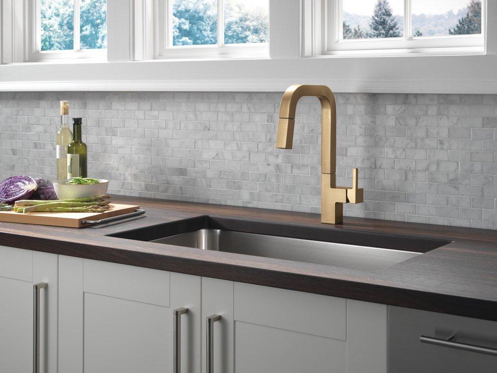 Single Handle Pull Down Kitchen Faucet in Champagne Bronze 