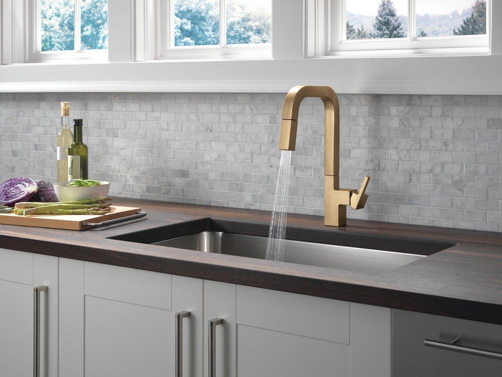 Single Handle Pull Down Kitchen Faucet in Champagne Bronze 