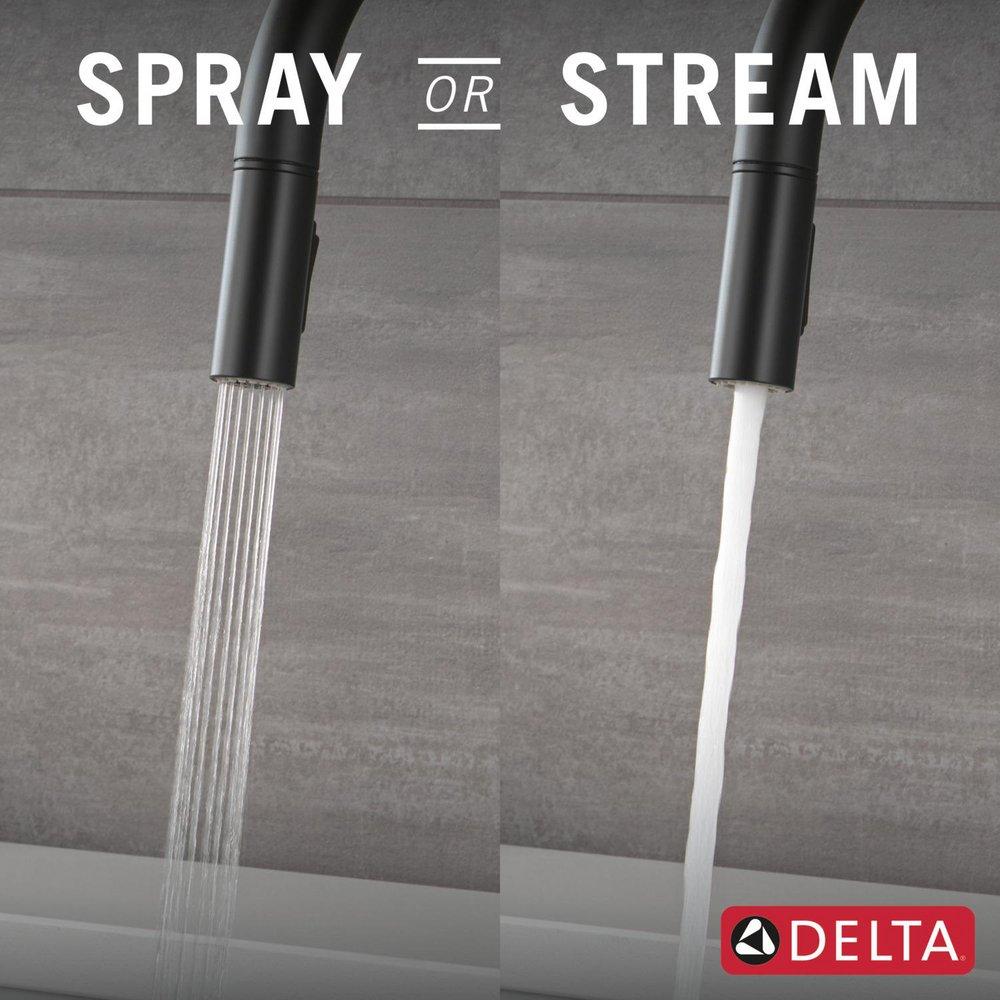 Single Handle Pull Down Kitchen Faucet in Matte Black 