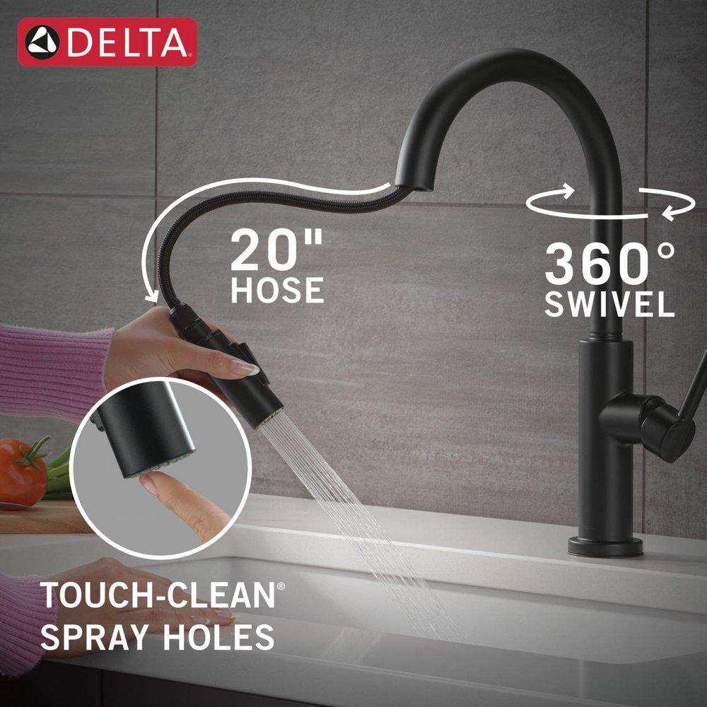 Single Handle Pull Down Kitchen Faucet in Matte Black 