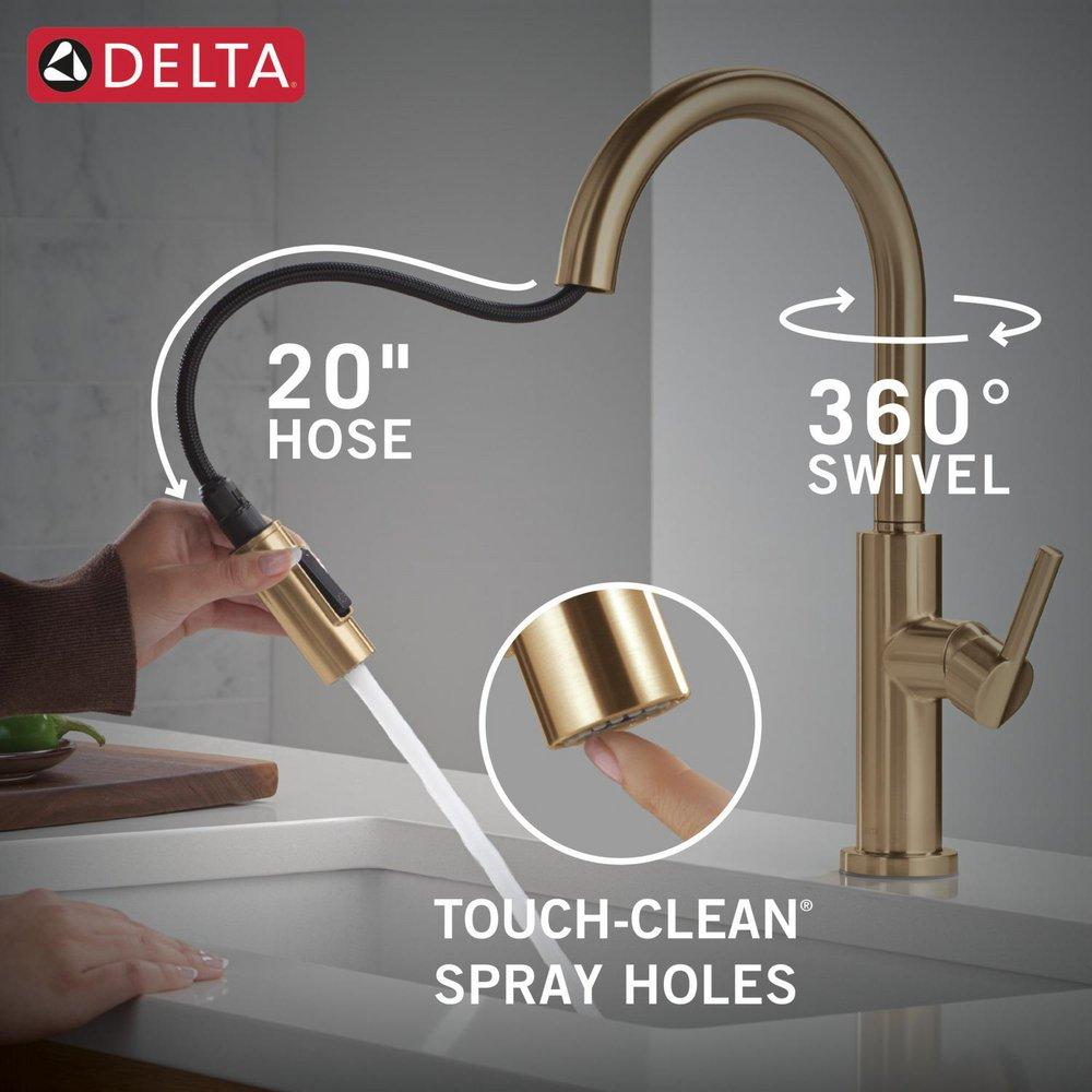 Single Handle Pull Down Kitchen Faucet in Champagne Bronze 