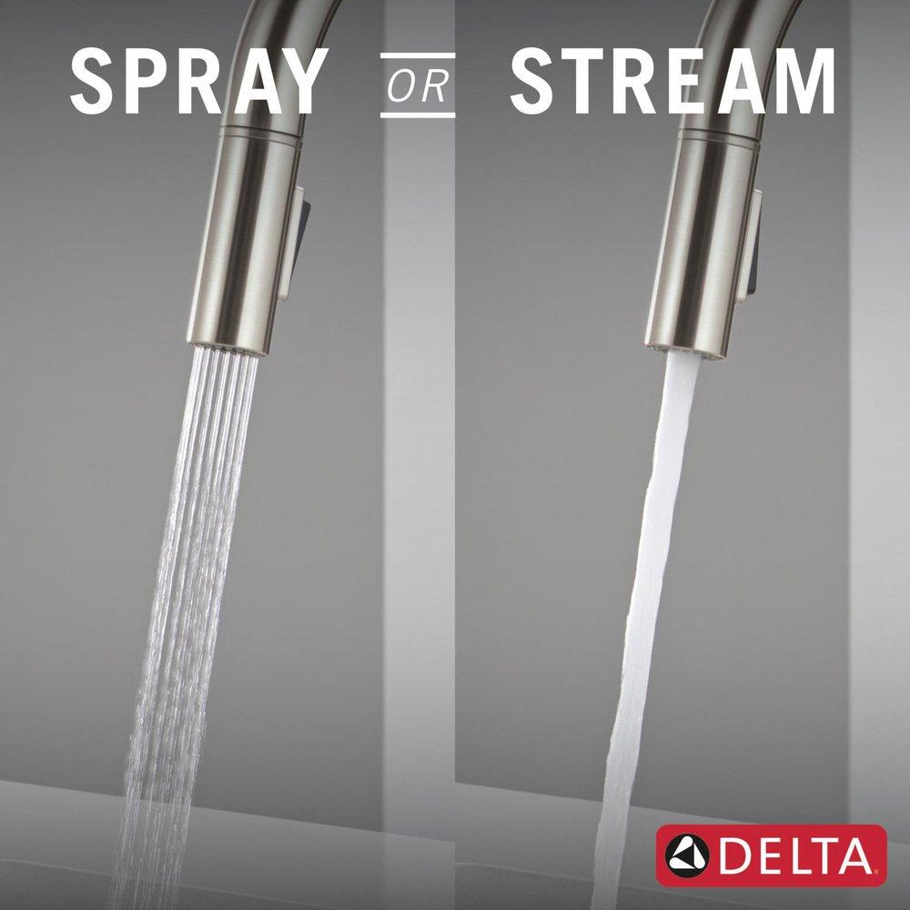 Single Handle Pull Down Kitchen Faucet in Stainless 