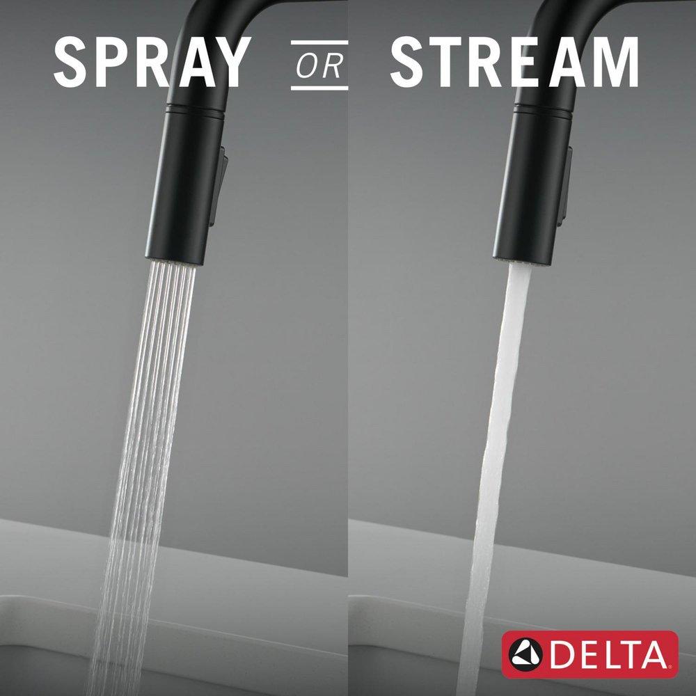 Single Handle Pull Down Kitchen Faucet in Matte Black 