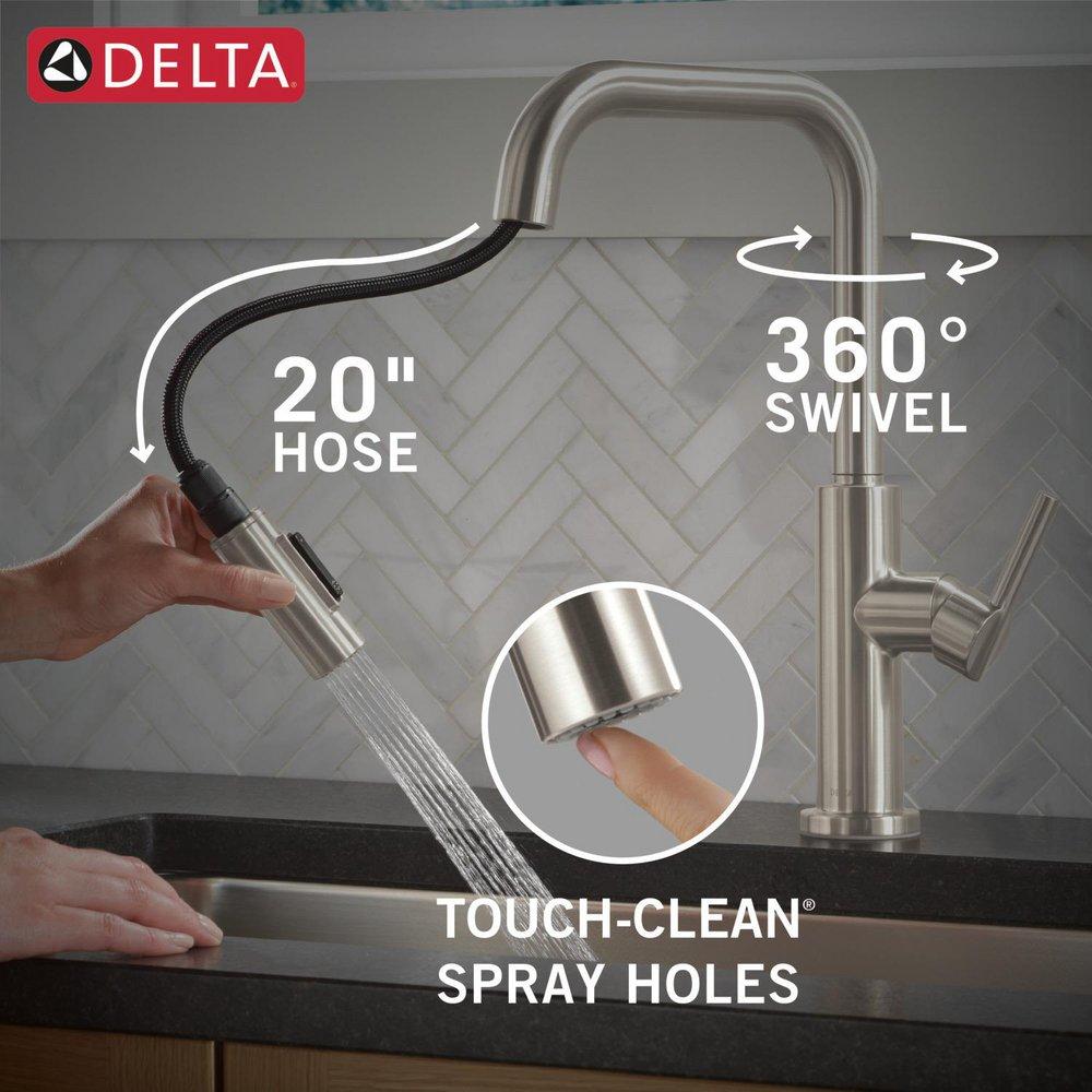 Single Handle Pull Down Kitchen Faucet in Stainless 
