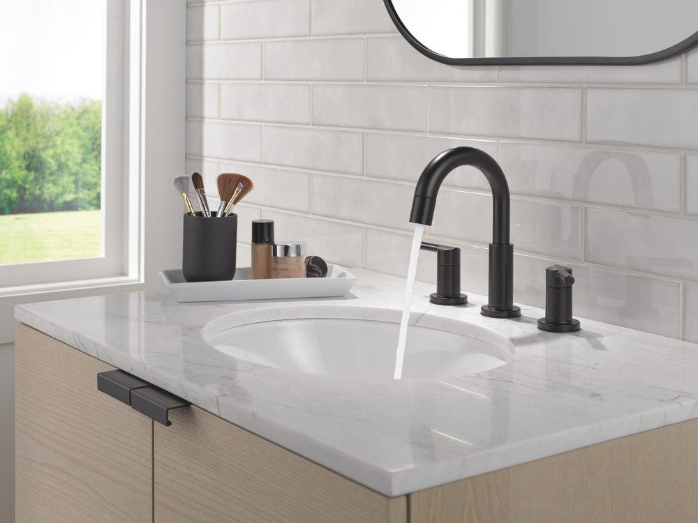 Two Handle Widespread Bathroom Sink Faucet in Matte Black 