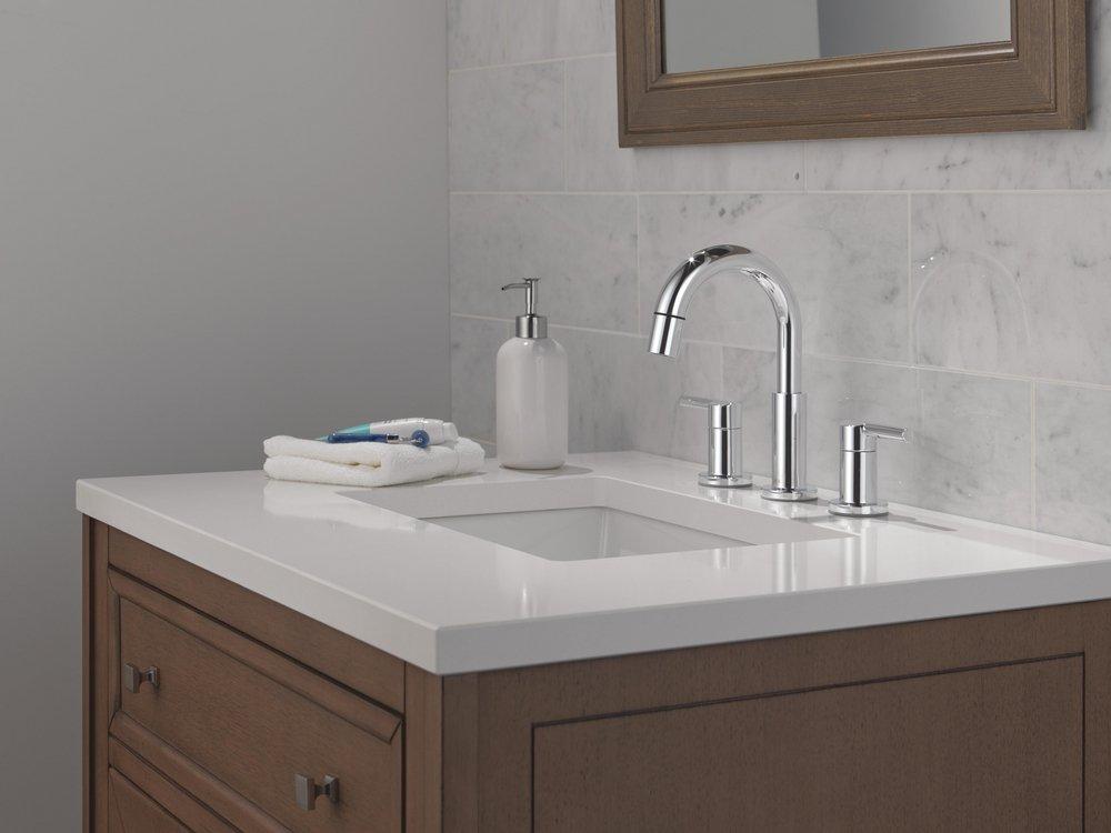 Two Handle Widespread Bathroom Sink Faucet in Chrome 